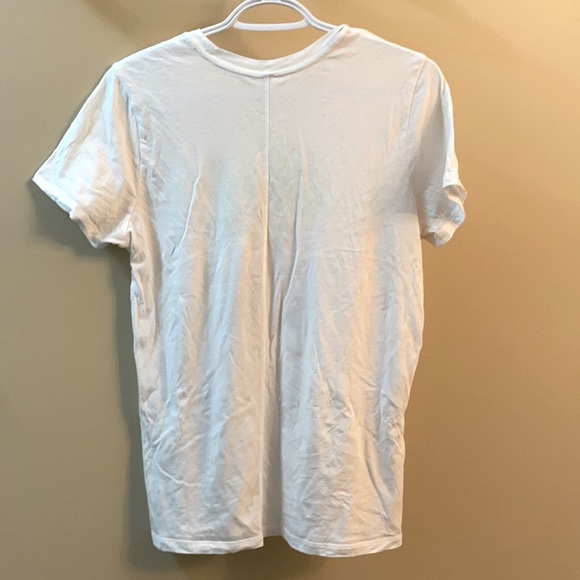 Babaton graphic L tshirt - Picture 3 of 4